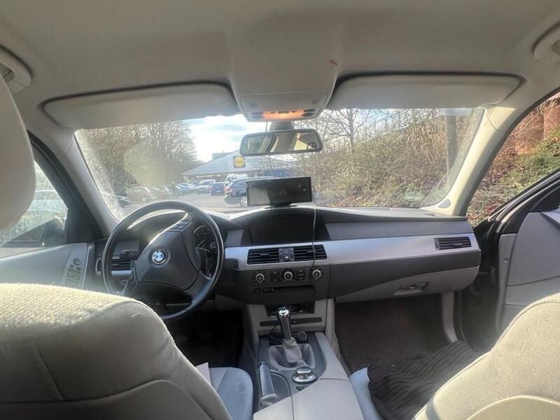 Schwarz Gebraucht 2004 BMW 520 Limousine | 6.890 € (Etwas zu teuer) - Bild 1/4