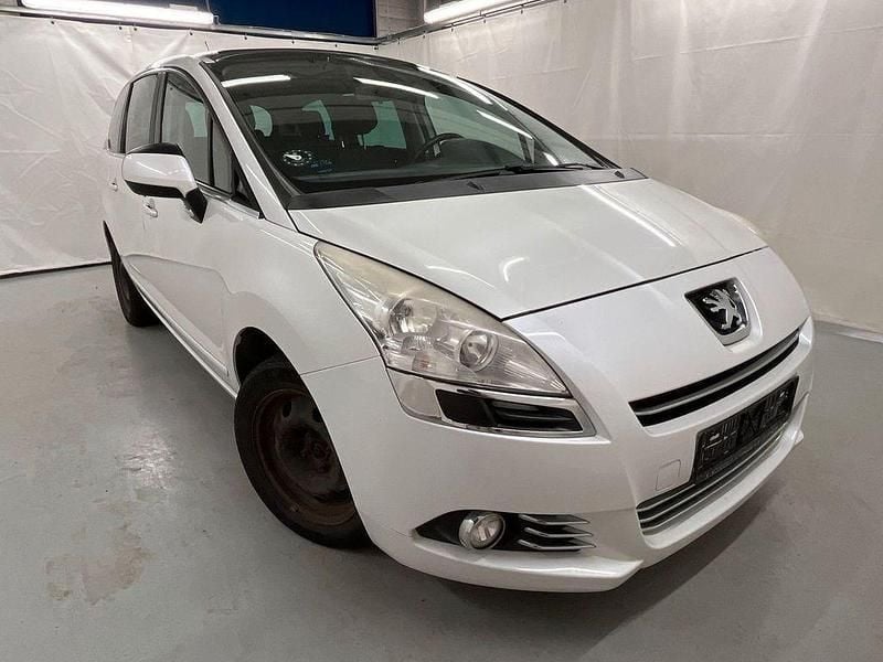 Weiß Gebraucht 2011 Peugeot 5008 Premium Van / Kleinbus | 1.200 € (Guter Preis) - Bild 1/4