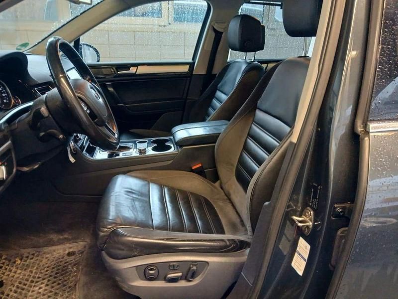 Gebraucht VW Touareg 204 PS (150 kW) 2012 Grau SUV