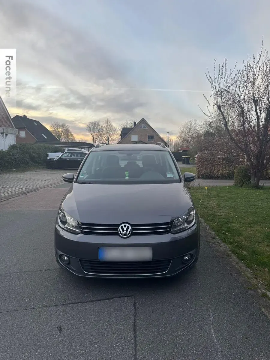 Gebraucht VW Touran Highline 140 PS (102 kW) 2012 Grau Van / Kleinbus