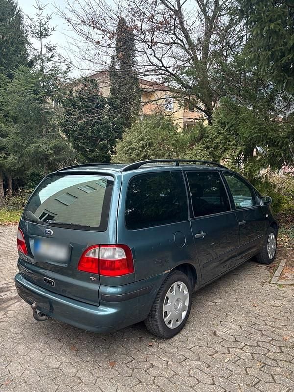 Grün Gebraucht 2003 Ford Galaxy Van / Kleinbus | 2.100 € (Fairer Preis) - Bild 1/4