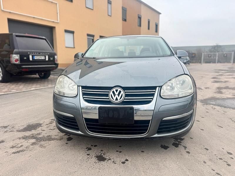 Gebraucht VW Jetta Comfortline 140 PS (102 kW) 2008 Grau Limousine
