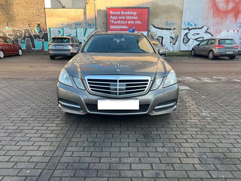 Gebraucht 2011 Mercedes E250 Avantgarde Kombi | 7.000 € (Fairer Preis) - Bild 1/4