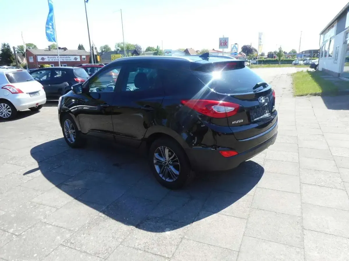 Gebraucht Hyundai ix35 Trend 166 PS (122 kW) 2014 Dunkel schwarz metallic SUV