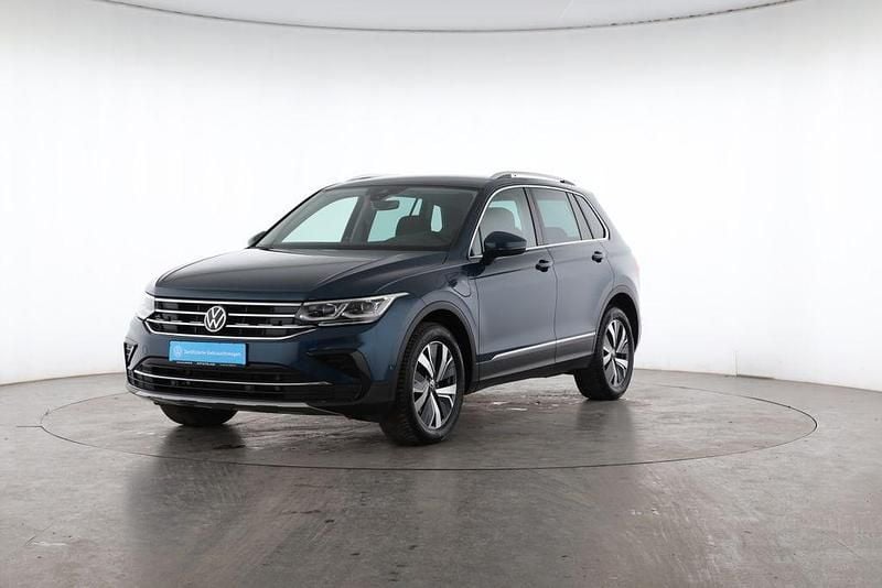 Gebraucht VW Tiguan Elegance+ 245 PS (180 kW) 2021 Nightshade blue (metallic) SUV