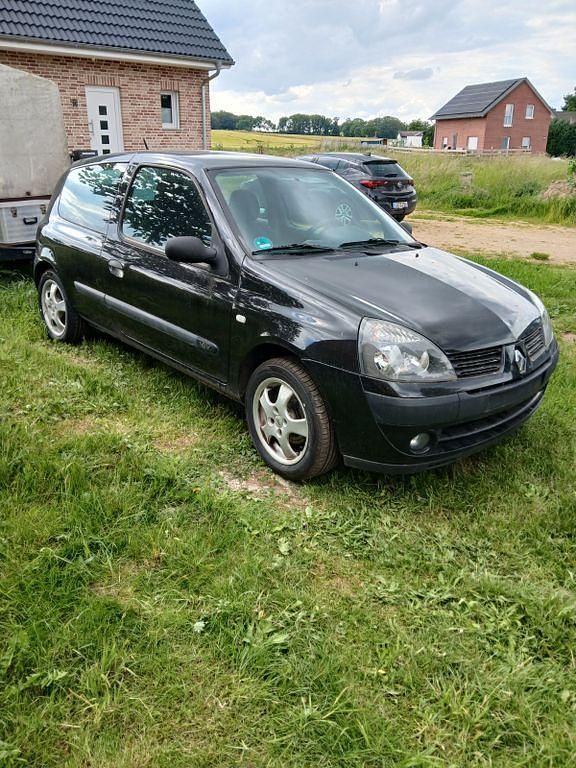 Schwarz Gebraucht 2004 Renault Clio II Authentique Limousine | 1.500 € (Fairer Preis) - Bild 1/4