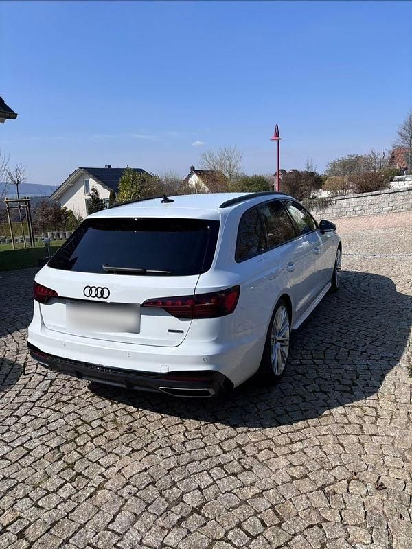 Gebraucht Audi A4 S-Line 204 PS (150 kW) 2023 Weiß Kombi