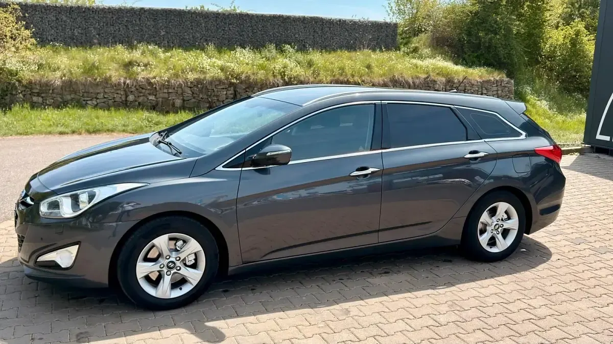 Gebraucht Hyundai i40 136 PS (100 kW) 2012 Grau Kombi