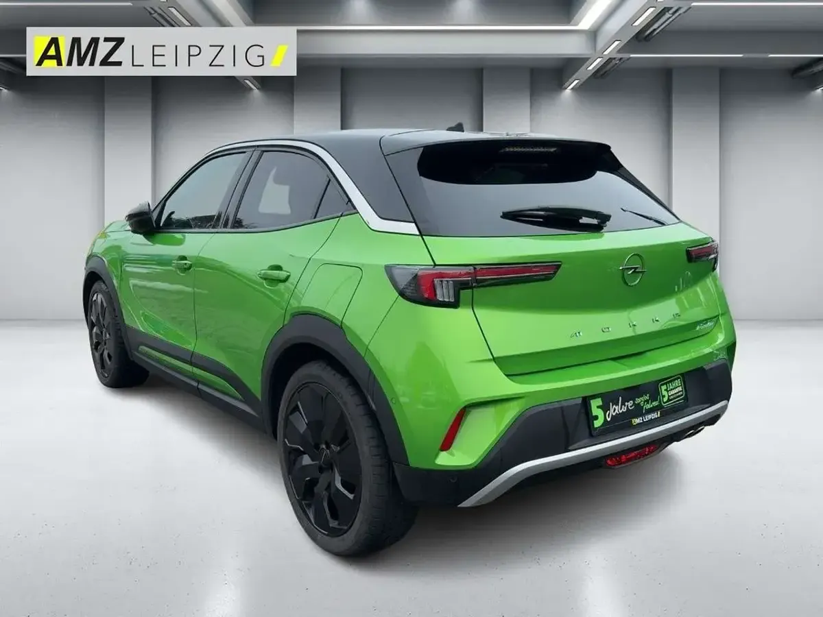 Gebraucht Opel Mokka Ultimate 131 PS (96 kW) 2023 Lackierung matcha green/typ au SUV