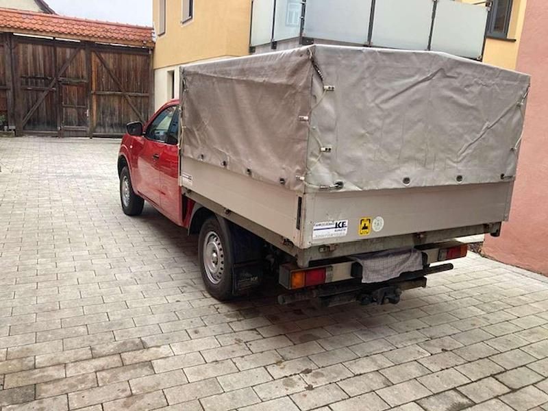 Gebraucht Nissan Navara Visia 163 PS (119 kW) 2016 Rot Abholung