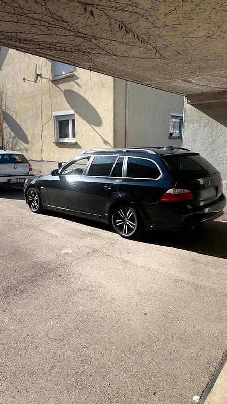Gebraucht BMW 520 177 PS (130 kW) 2007 Schwarz Kombi