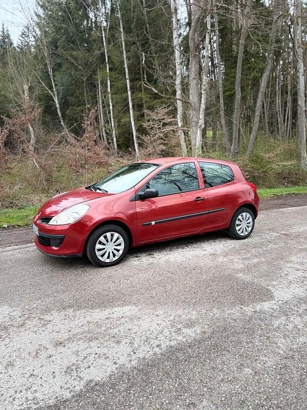 Gebraucht Renault Clio II 75 PS (55 kW) 2006 Rot Limousine
