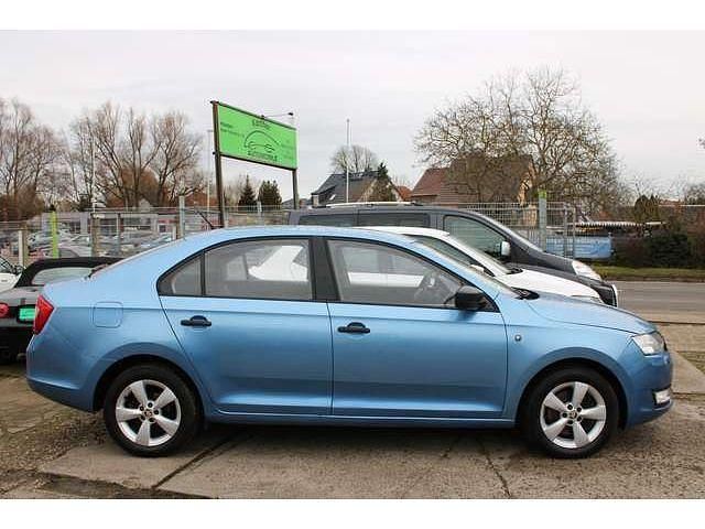 Usata Skoda Rapid Active 105 CV (77 kW) 2013 Blu Berlina