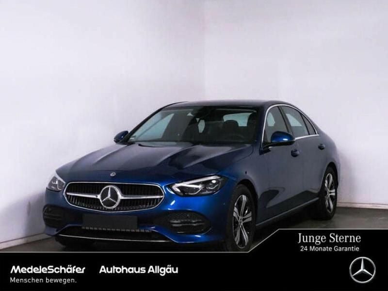 Lack spektralblau (metallic) Gebraucht 2024 Mercedes C220 Avantgarde Limousine | 40.769 € (Fairer Preis) - Bild 1/4