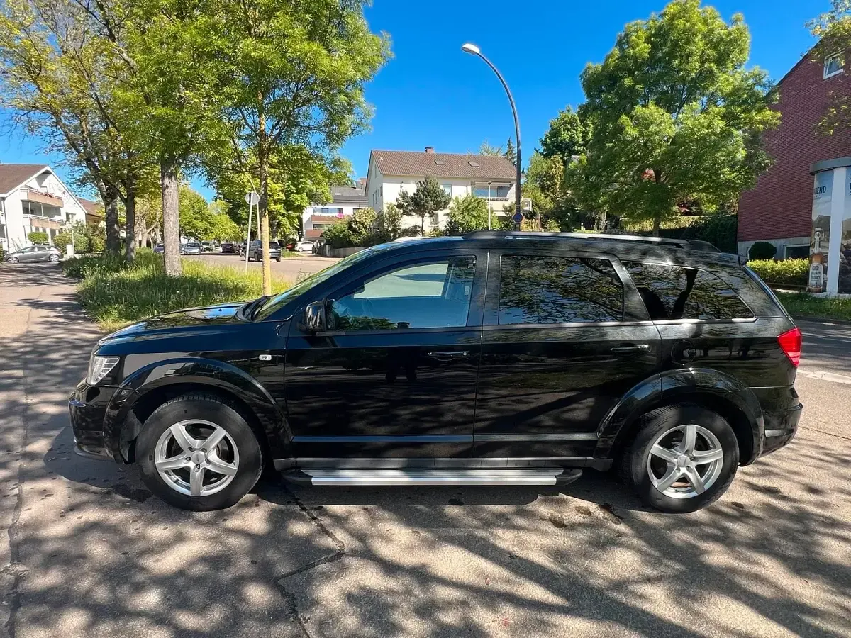 Używany Dodge Journey 170 KM (125 kW) 2009 Czarny SUV