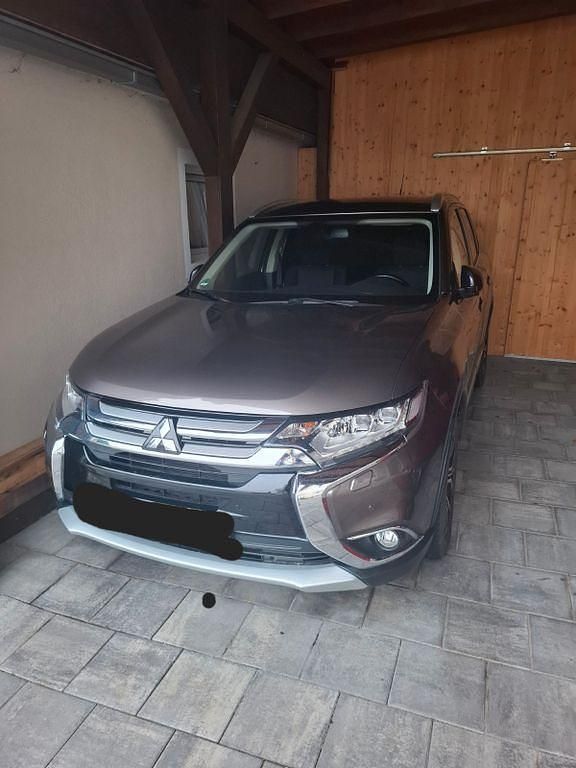 Gebraucht Mitsubishi Outlander 150 PS (110 kW) 2016 Braun SUV
