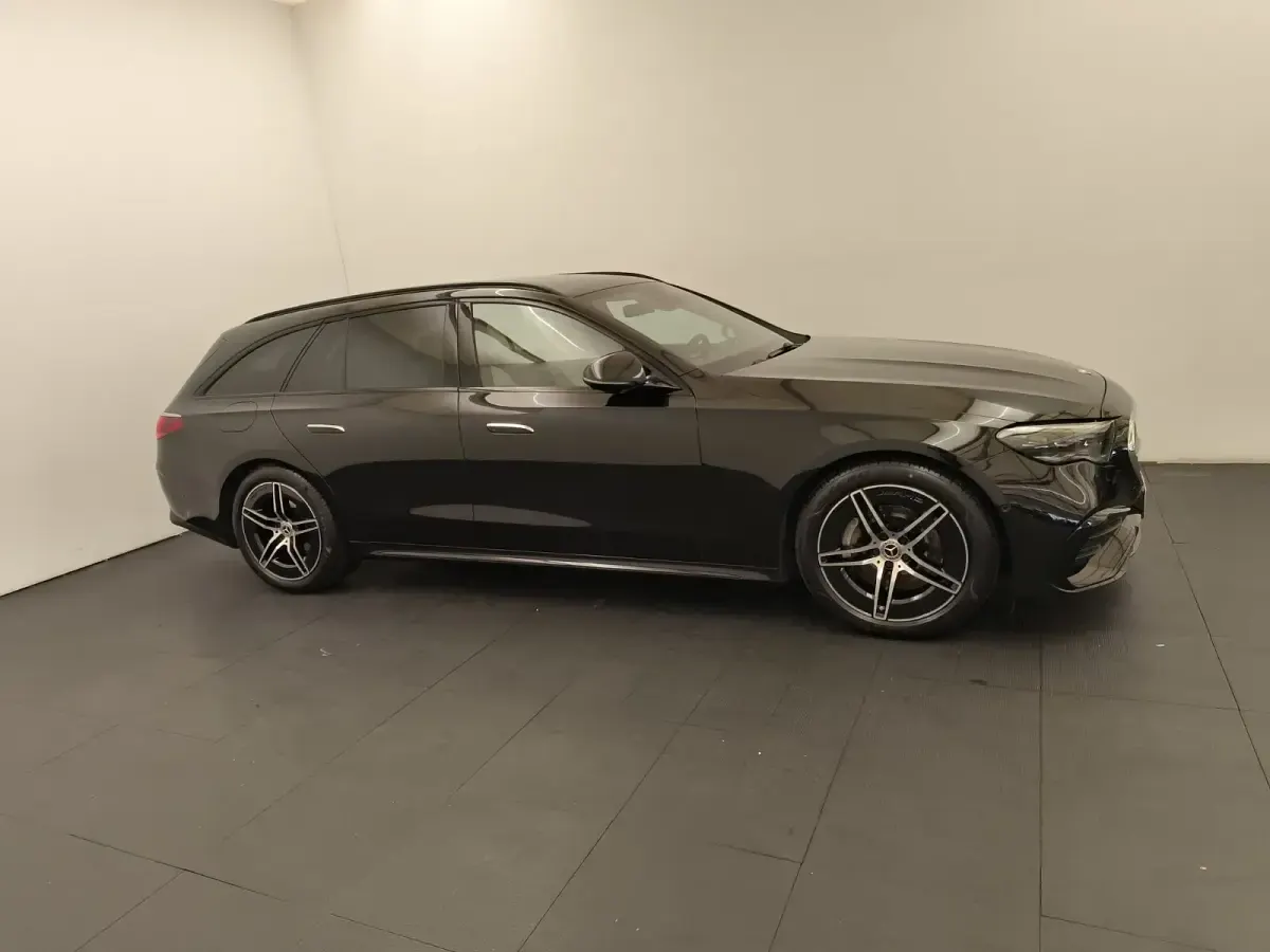 Gebraucht Mercedes 220 197 PS (144 kW) 2025 Metalliclack obsidianschwarz
