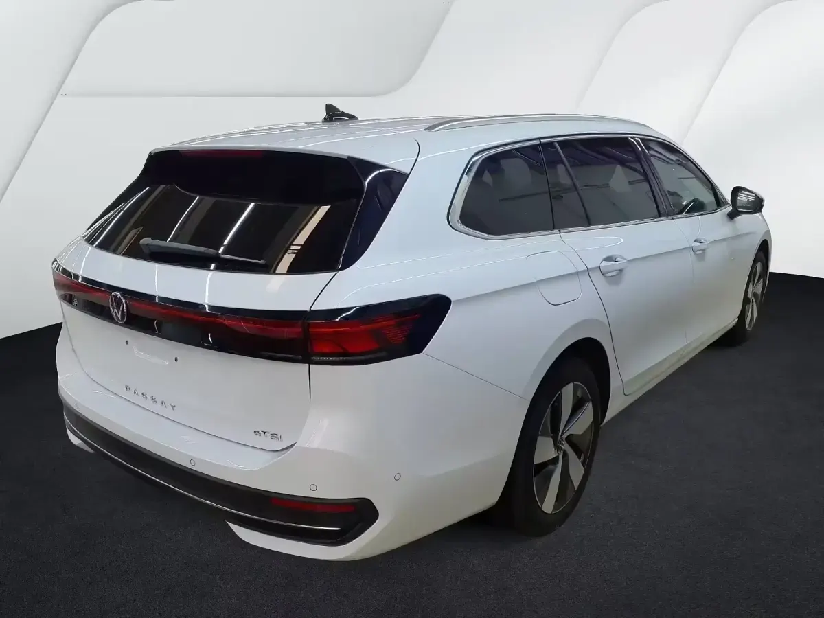 Gebraucht VW Passat Business 150 PS (110 kW) 2025 Kombi