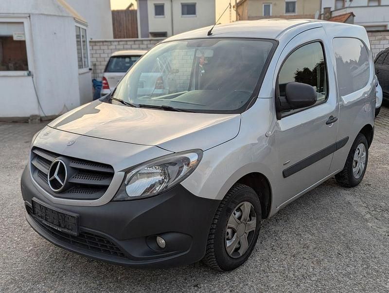 Silber Gebraucht 2016 Mercedes Citan 109 Van / Kleinbus | 4.550 € (Fairer Preis) - Bild 1/4
