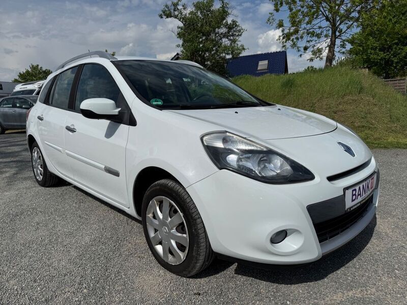 Weiß Gebraucht 2012 Renault Clio IV Dynamique Limousine | 6.450 € (Fairer Preis) - Bild 1/4