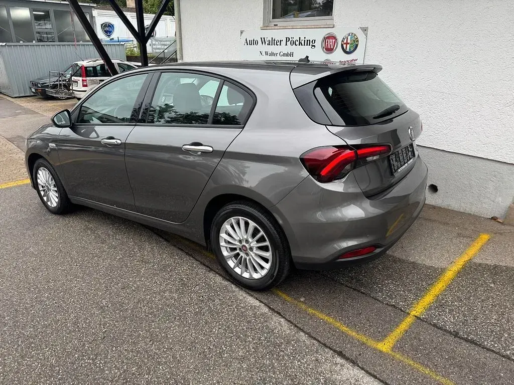 Gebraucht Fiat Tipo Life 101 PS (74 kW) 2021 Grau Limousine