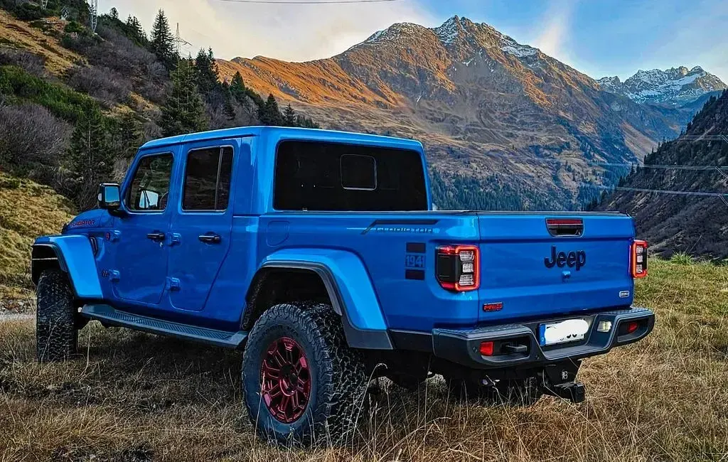 Gebraucht Jeep Gladiator Overland 264 PS (194 kW) 2022 Blau Pickup