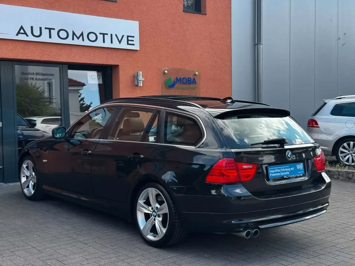 Gebraucht BMW 325 Performance 204 PS (150 kW) 2011 Schwarz Kombi