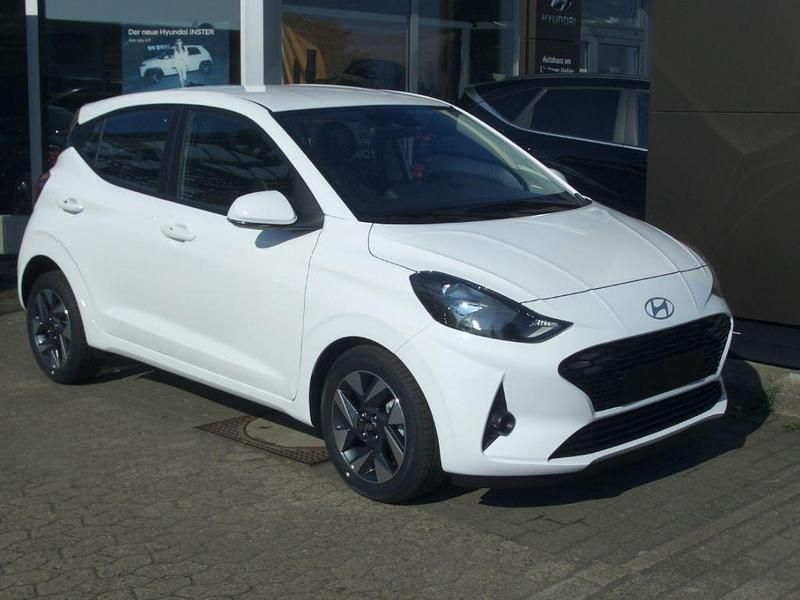 Weiss Neu 2025 Hyundai i10 Trend Kleinwagen | 17.890 € (Fairer Preis) - Bild 1/4