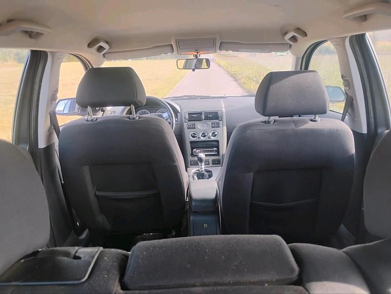 Gebraucht Ford Mondeo 125 PS (91 kW) 2002 Grau Kombi