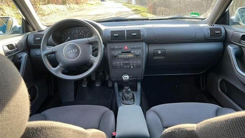 Gebraucht Audi A3 Ambiente 102 PS (75 kW) 2003 Silber Kleinwagen