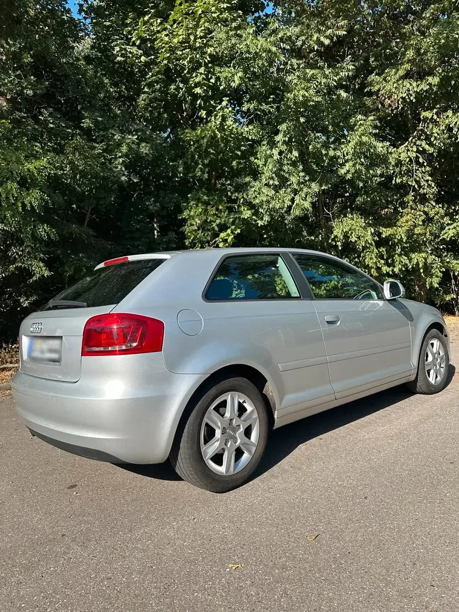 Gebraucht Audi A3 Ambiente 90 PS (66 kW) 2009 Silber Kleinwagen
