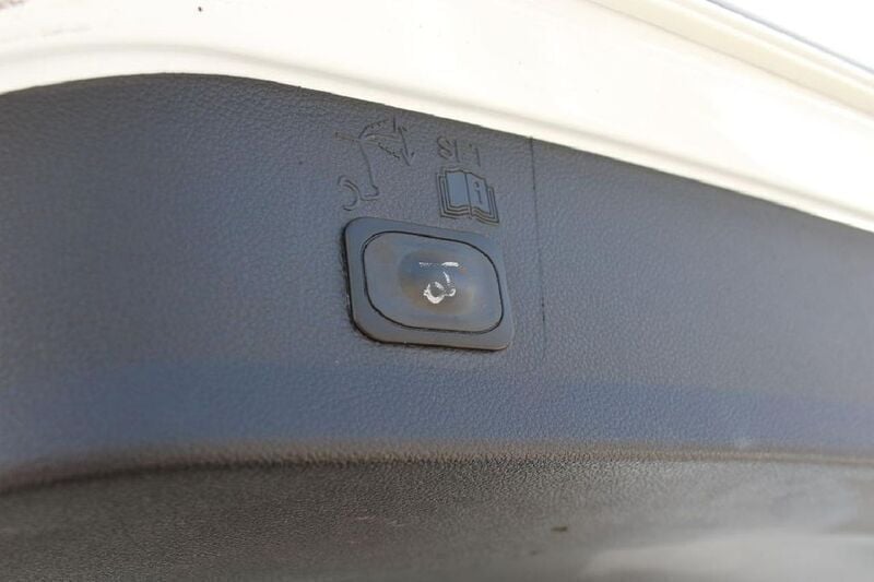 Gebraucht Ford Kuga Titanium 150 PS (110 kW) 2015 Weiß SUV