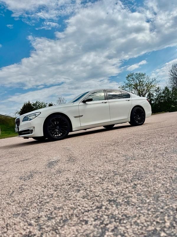 Second-hand BMW 730 245 CP (180 kW) 2012 Alb Berlinǎ