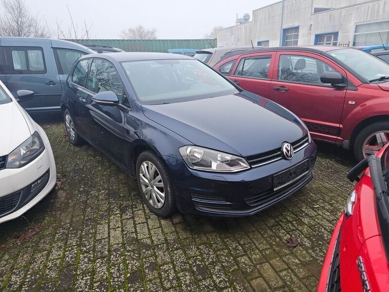 Gebraucht VW Golf VII Comfortline 105 PS (77 kW) 2013 Blau Limousine