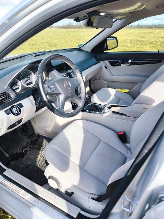 Gebraucht Mercedes 220 170 PS (125 kW) 2008 Silber Limousine