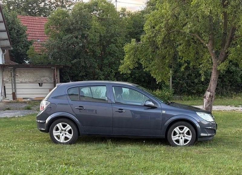 Gebraucht Opel Astra Selection 90 PS (66 kW) 2009 Schwarz Kombi