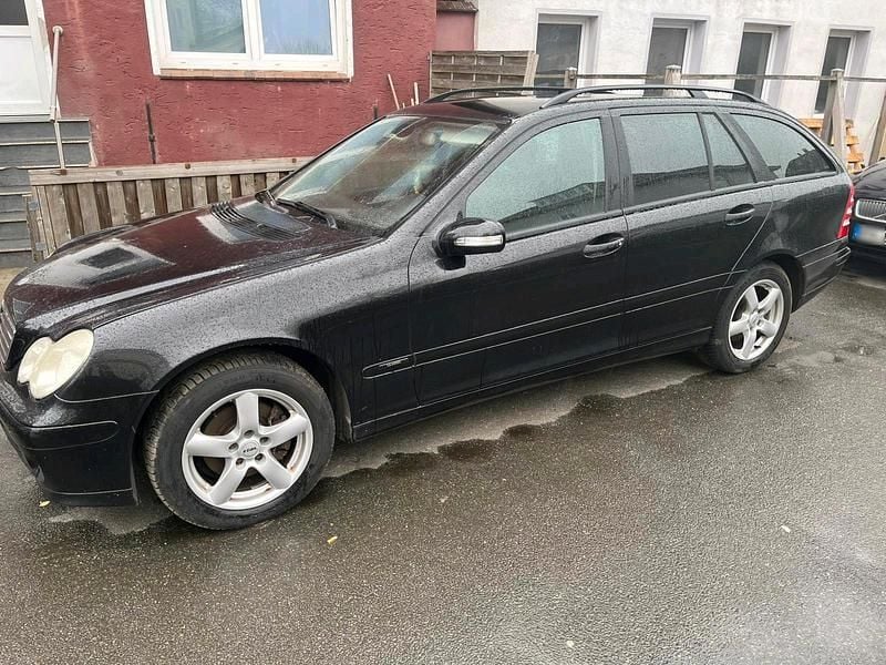 Gebraucht Mercedes C180 143 PS (105 kW) 2005 Schwarz Kombi