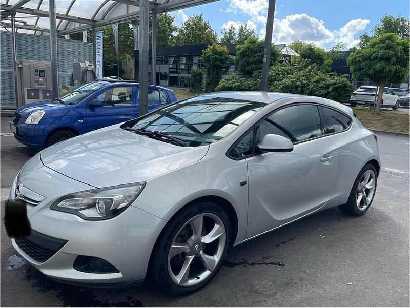 Silber Gebraucht 2011 Opel Astra GTC Coupé | 5.999 € (Fairer Preis) - Bild 1/4
