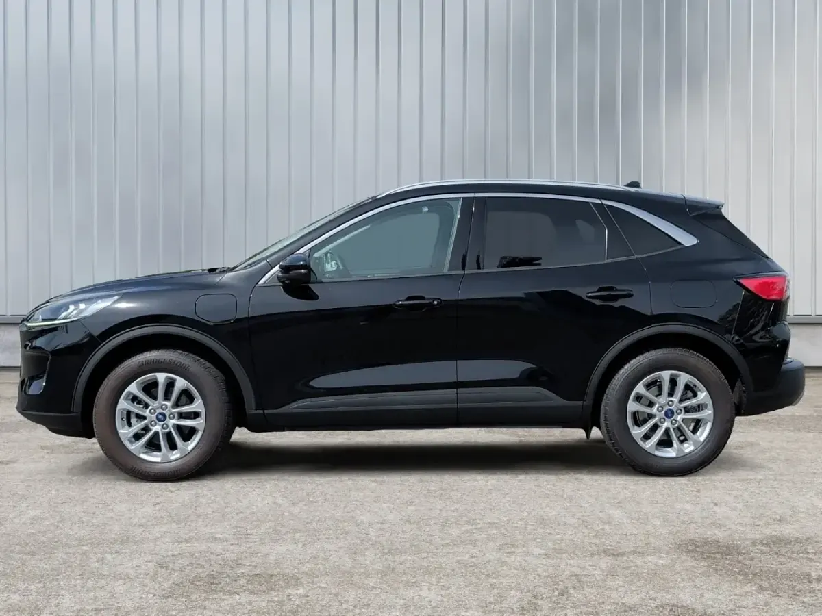 Usado Ford Kuga Titanium 224 HP (164 kW) 2024 Preto SUV