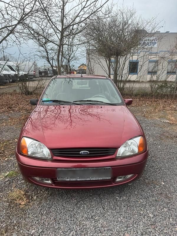 Rot Gebraucht 2000 Ford Fiesta Futura Kleinwagen | 1.350 € (Fairer Preis) - Bild 1/4