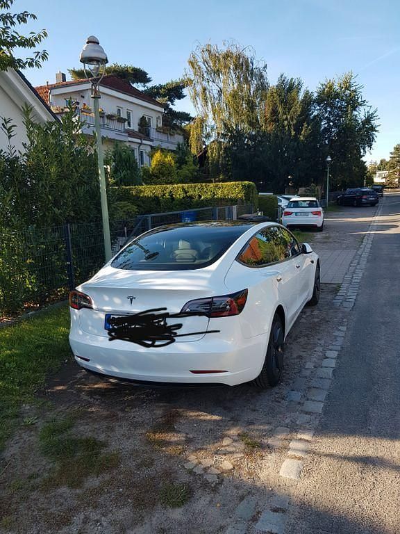 Gebraucht Tesla Model 3 RWD 239 kW (325 PS) 2021 Weiß Limousine
