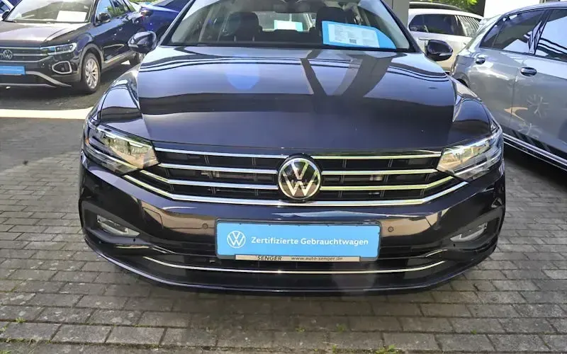 Gebraucht VW Passat Business 150 PS (110 kW) 2024 Deep black perleffekt Kombi