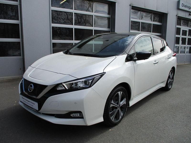 Gebraucht Nissan Leaf Tekna 110 kW (150 PS) 2021 Weiß Kleinwagen