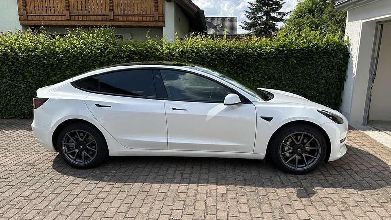 Gebraucht Tesla Model 3 RWD 208 kW (283 PS) 2022 Weiß Limousine