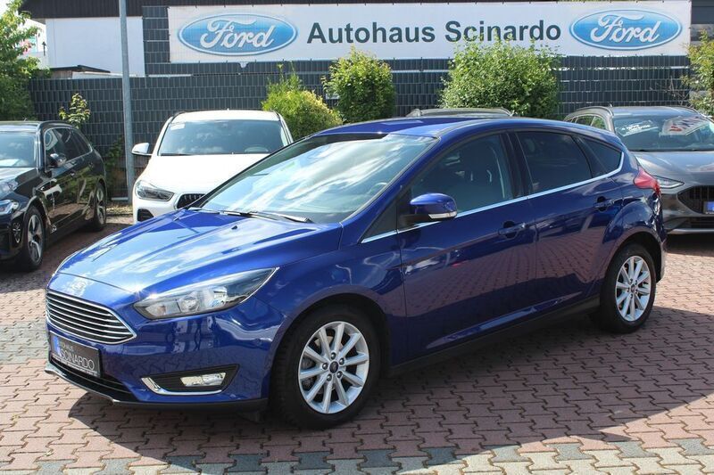 Blau Gebraucht 2018 Ford Focus Titanium Limousine | 13.880 € (Guter Preis) - Bild 1/4