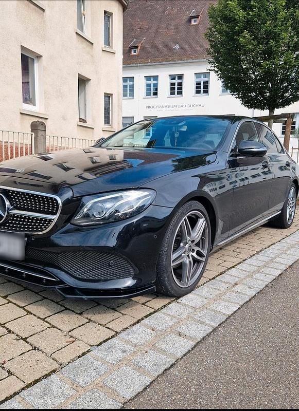 Gebraucht Mercedes E220 194 PS (142 kW) 2017 Schwarz Limousine