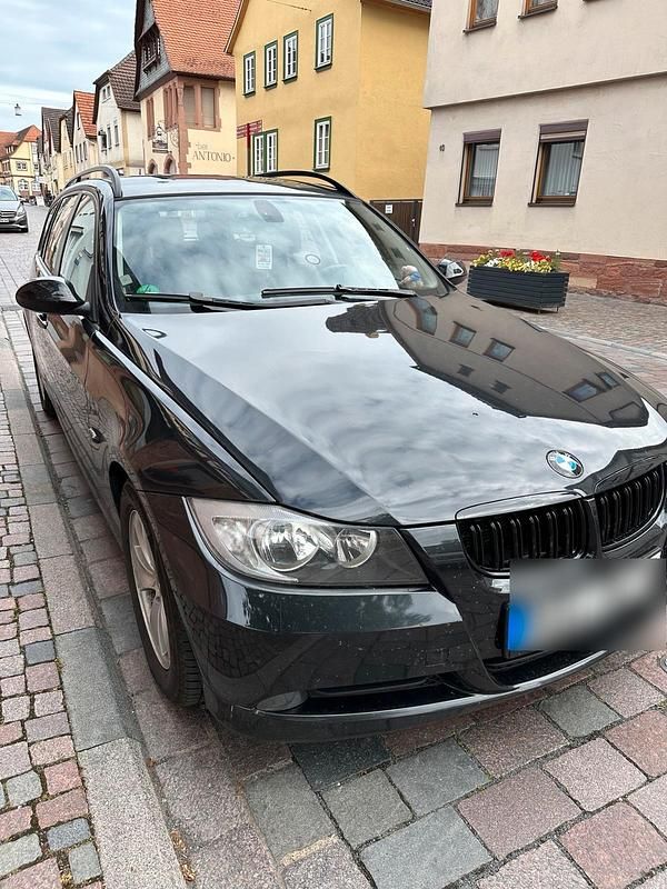 Schwarz Gebraucht 2006 BMW 320 Kombi | 1.400 € (Superpreis) - Bild 1/4