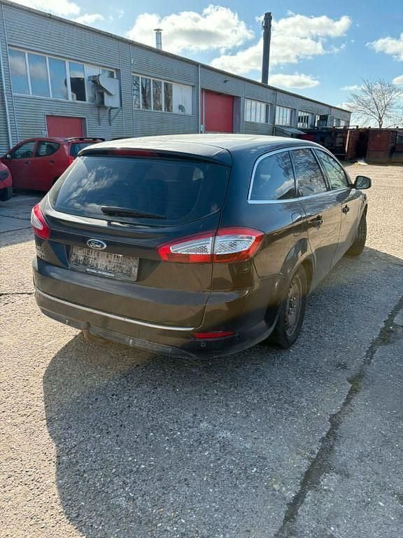 Gebraucht Ford Mondeo Titanium 163 PS (119 kW) 2011 Schwarz Limousine