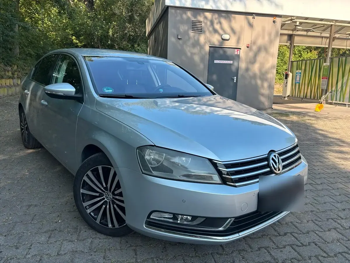 Gebraucht VW Passat 211 PS (155 kW) 2011 Grau Limousine