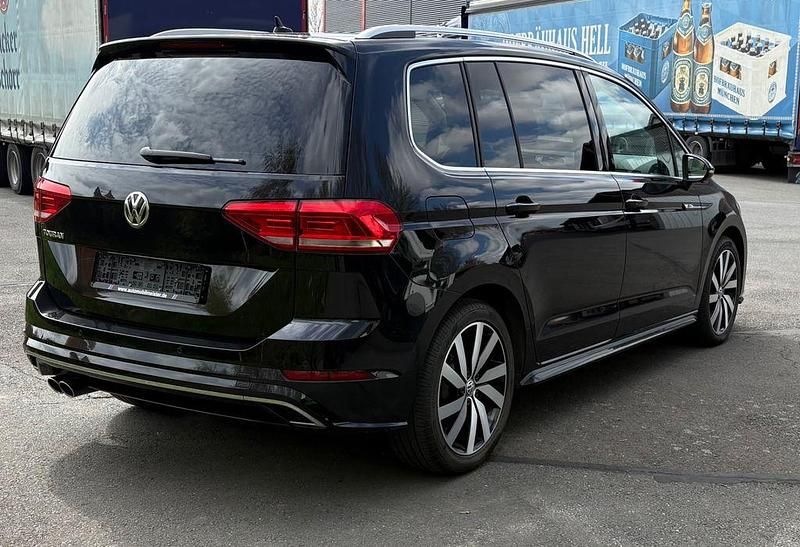 Gebraucht VW Touran Highline 179 PS (131 kW) 2018 Schwarz Van / Kleinbus